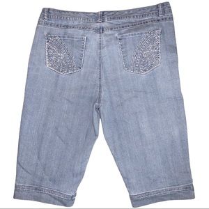 Light Blue Denim Capri Jeans with Embroidered & Jeweled Pockets